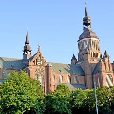 Deb 045 Mit Gartenterrasse In Accommodatie bij particulieren Altefähr